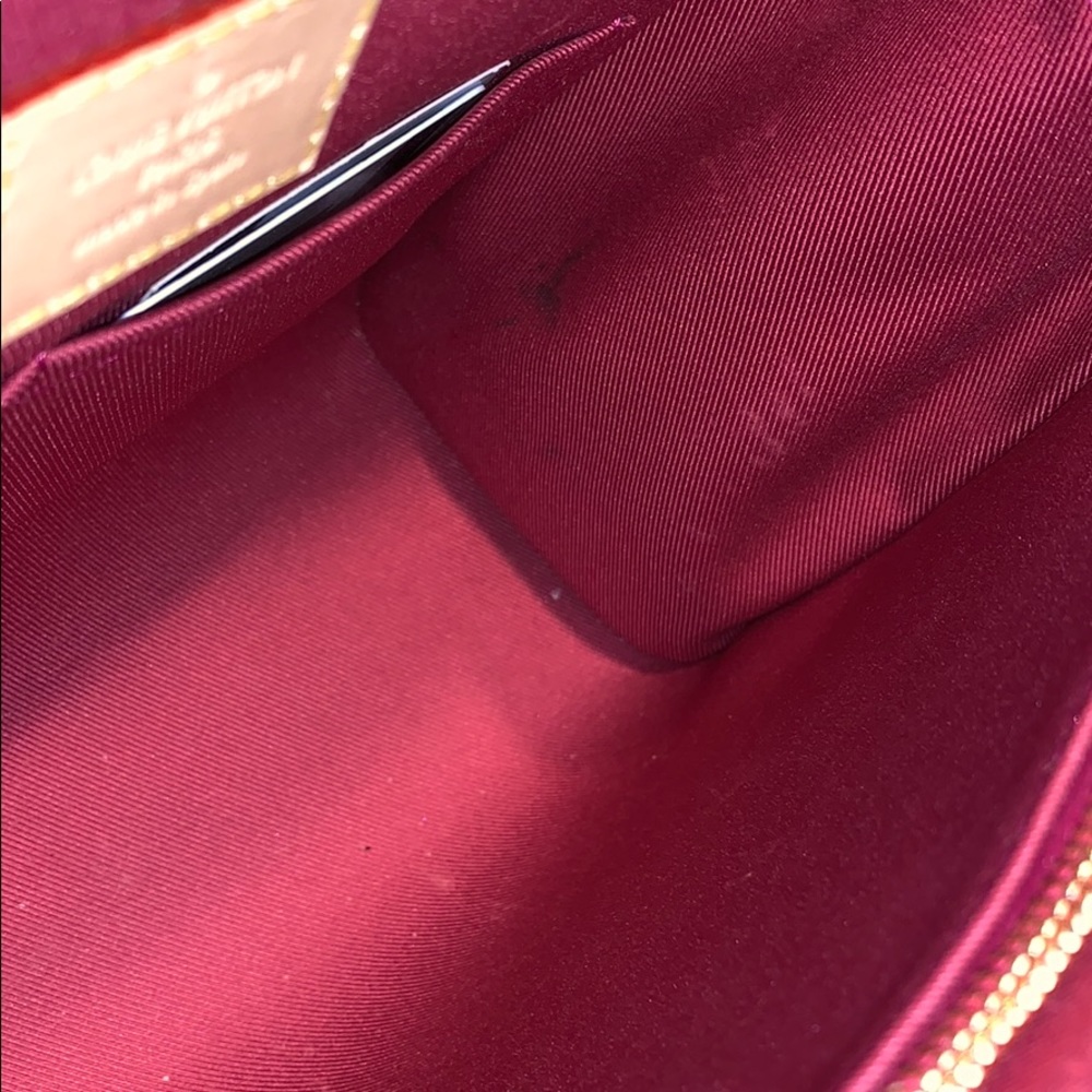 Louis Vuitton Cluny BB Crossbody - Picture 5 of 8